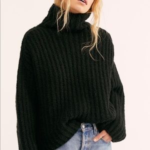 Free People Fluffy Fox Sweater Size Small Black